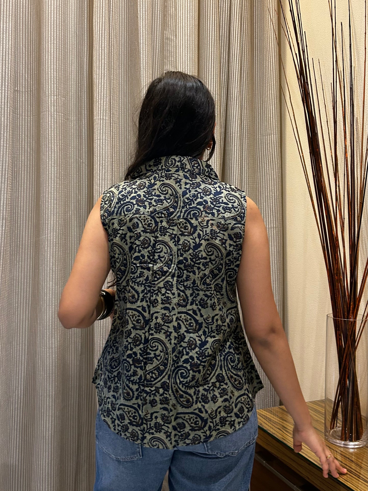 Choti choti batein: Tera mera sleeveless collar top