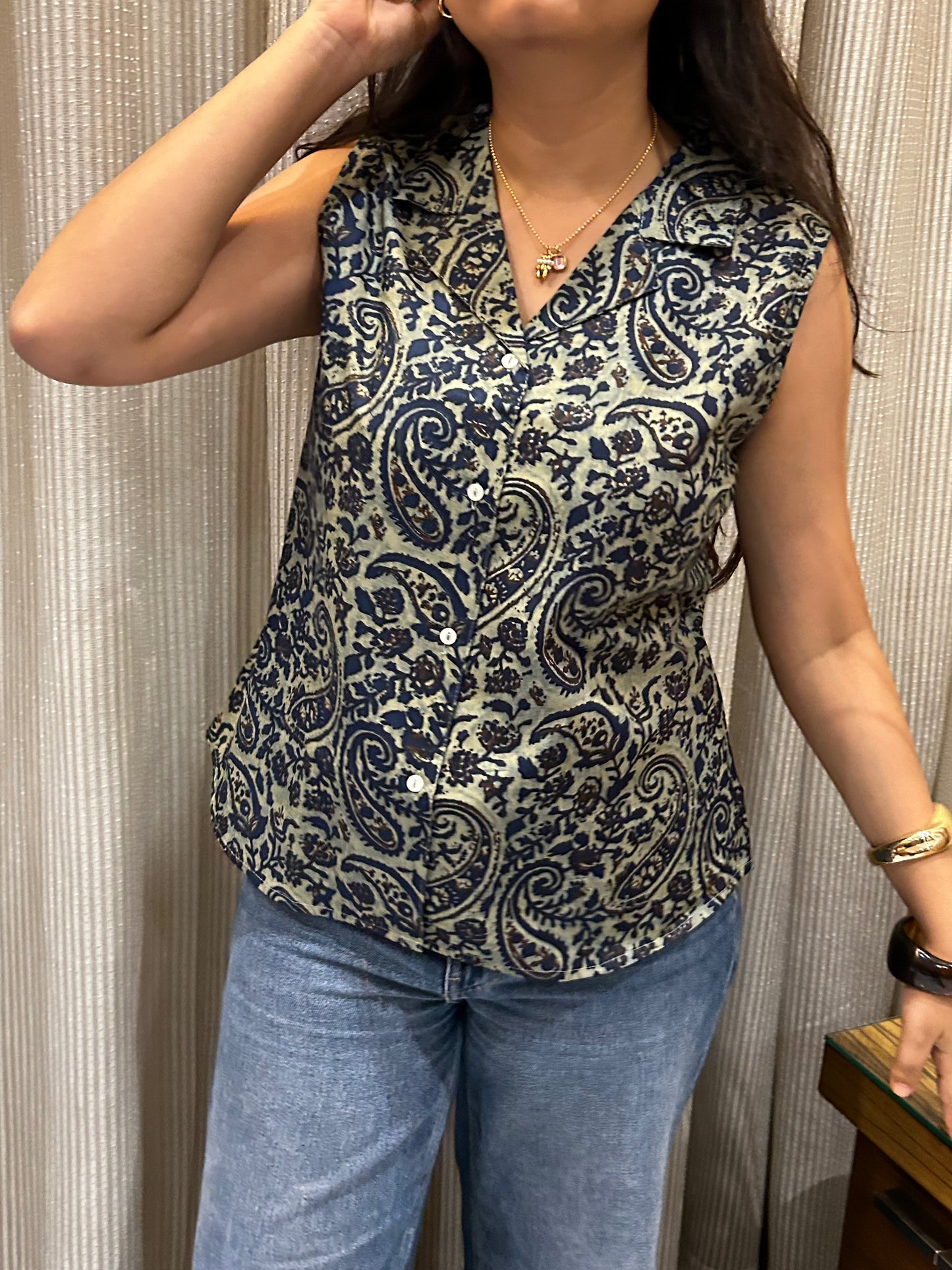 Choti choti batein: Tera mera sleeveless collar top