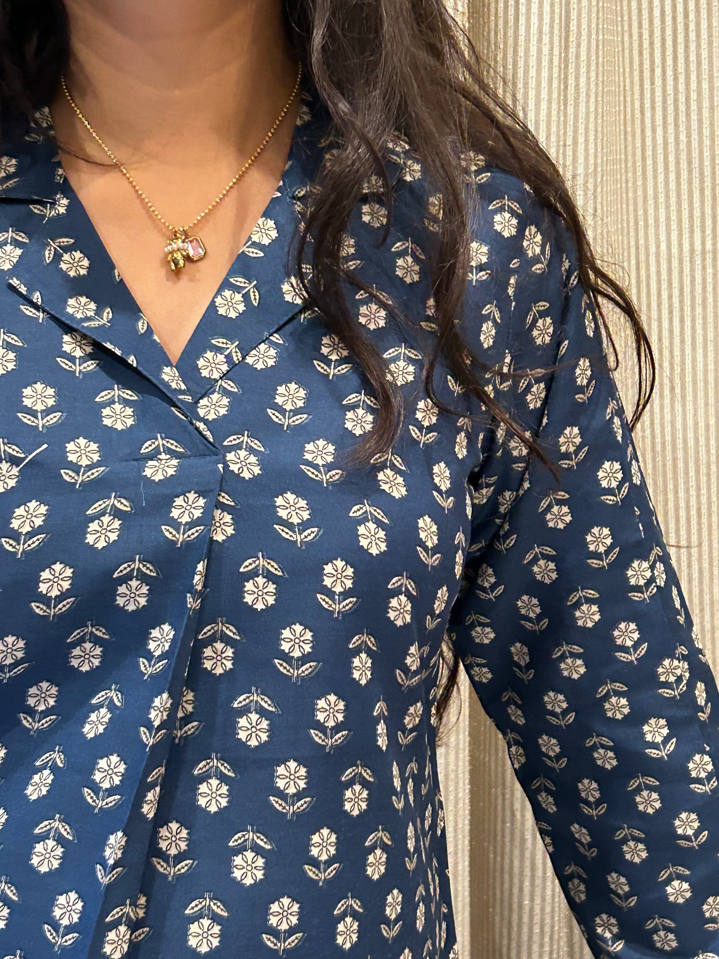 Bagh: Neeli Buti Full sleeve collar top