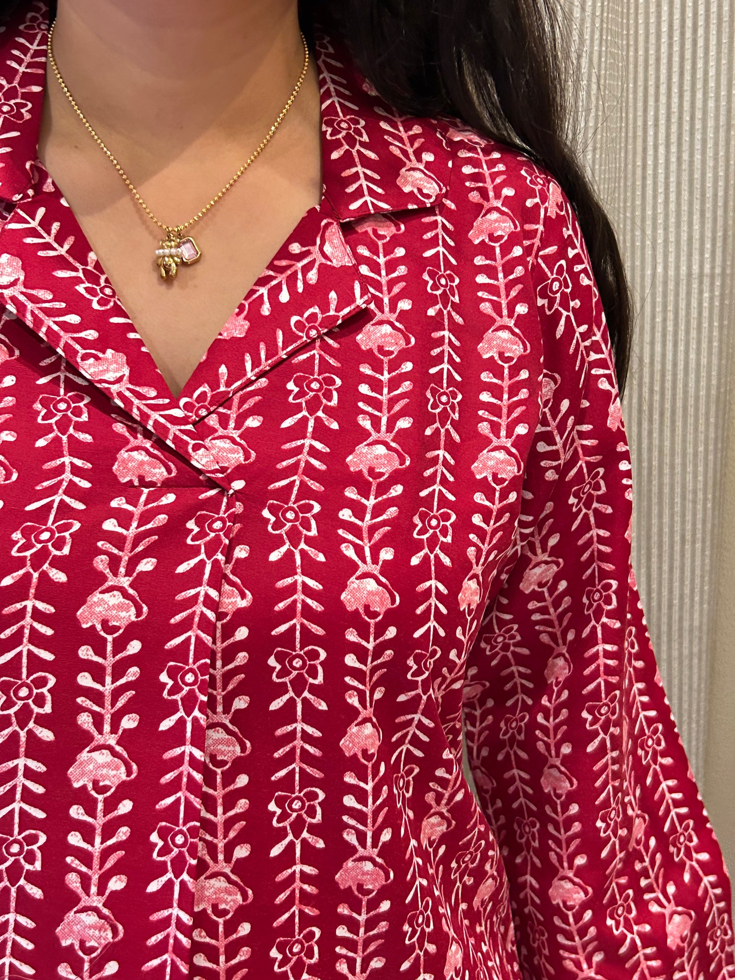 Bagh: Red gulaab full sleeve collar